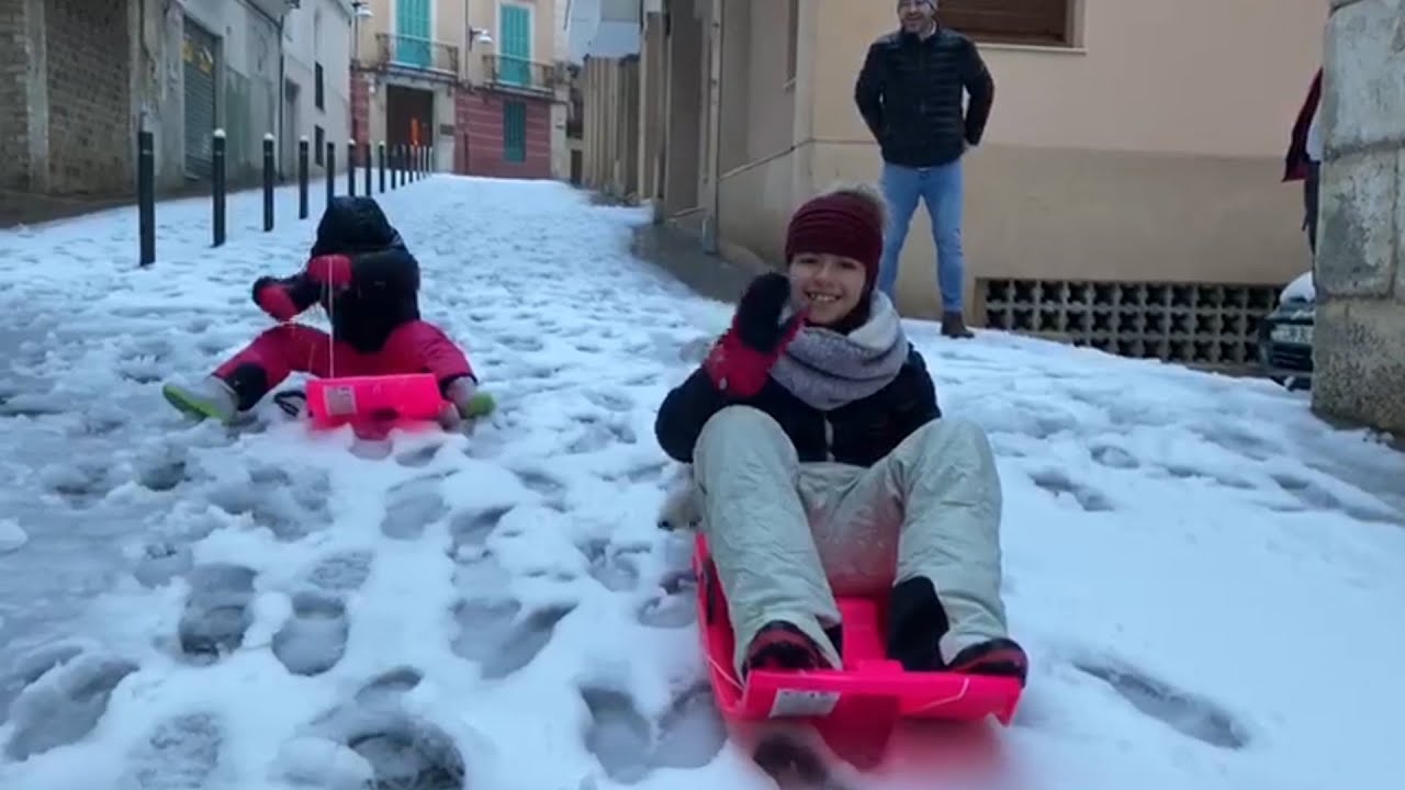 Ontinyent desperta nevat