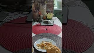 Pychotka na stolie.