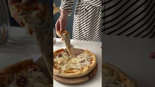 Pizza three cheeses with home sauce recipe(Пицца 3 сыра: твердый, моцарелла, с плесенью рецепт)