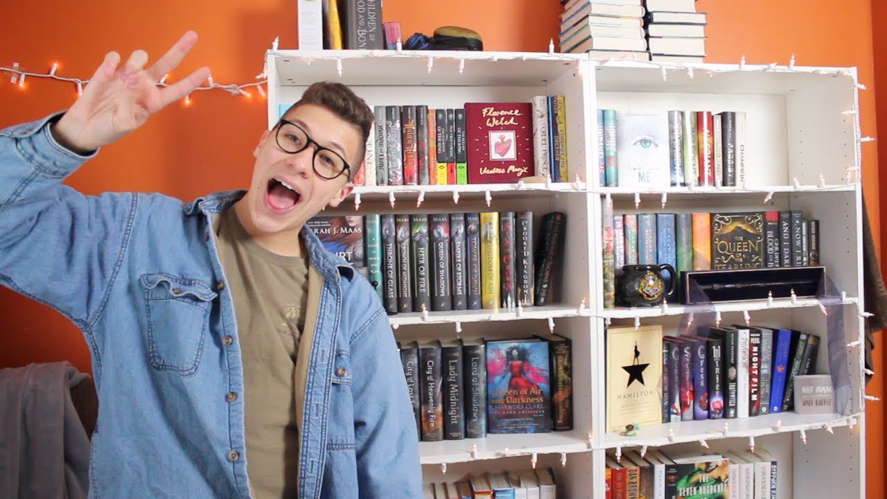 Bookshelf Tour 2019