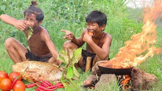 Primitive Technology - Wild Boy Cooking Fishing And Eating Delicious In Jungle