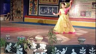 Rang Darungi - Kathak Holi Kavit presented by our online student in Kolkata #kathak #holi #dance 