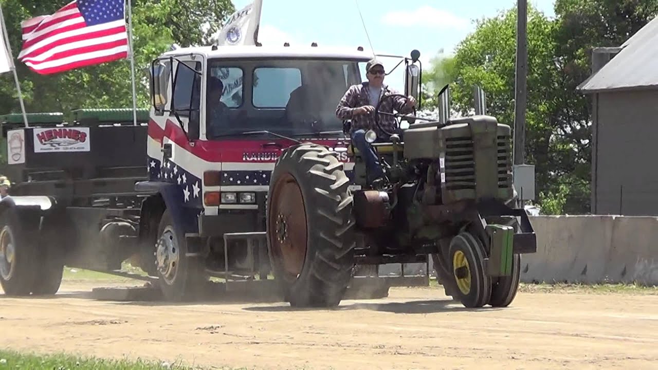 John Deere G pulling at Nowthen 5500 3.5 mph YouTube