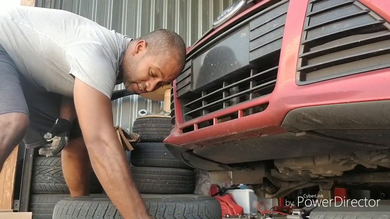 Changing front struts 2012 ford focus se 220,000 miles - YouTube
