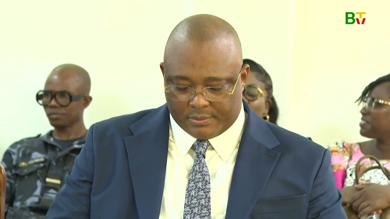 Abomey-Calavi , la cité dortoir accueille un nouveau maire. L’équipe de l’ORTB a fait un petit tour