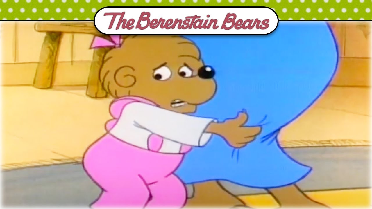 Don't Scare Sister Bear 😳Berenstain Bears Official YouTube