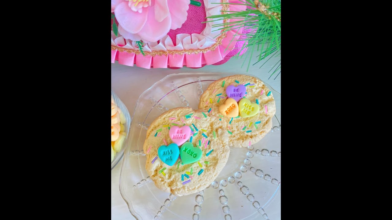 Fake Valentine Sugar Cookie - YouTube