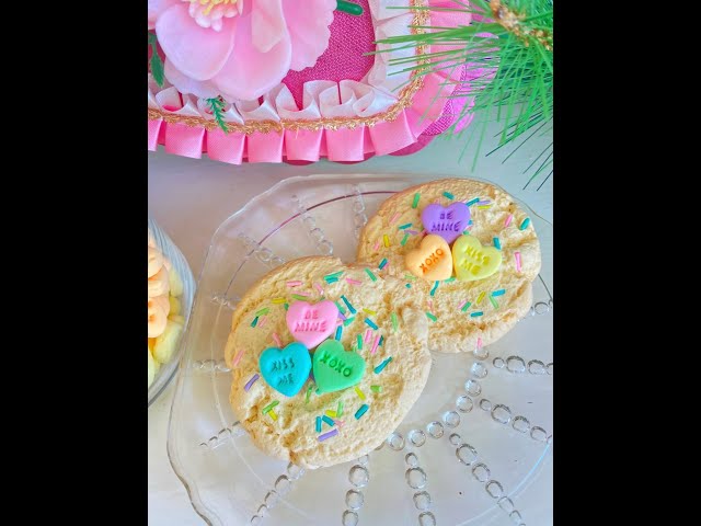 Fake Valentine Sugar Cookie - YouTube