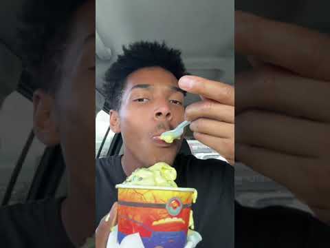 TRYING COLD STONES DESPICABLE ME 4 LIMITED TIME ICE CREAM!!!