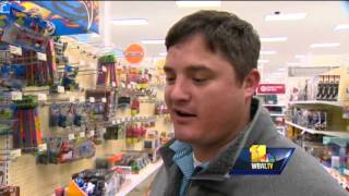Last-minute shoppers out in full force