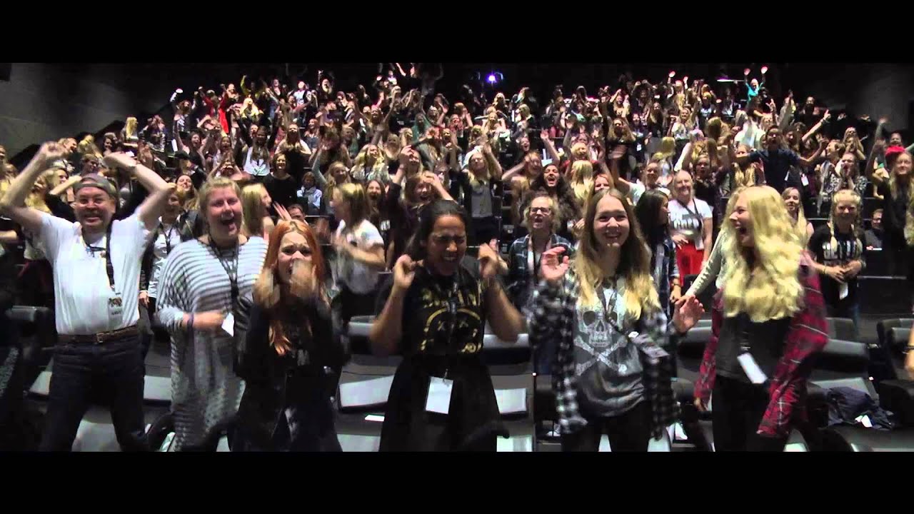 Screaming danish 5SOS-fans #5sosderpcon - YouTube
5sos With Fans 2014