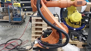 KUKA industrial robot KR16 at Eurobots