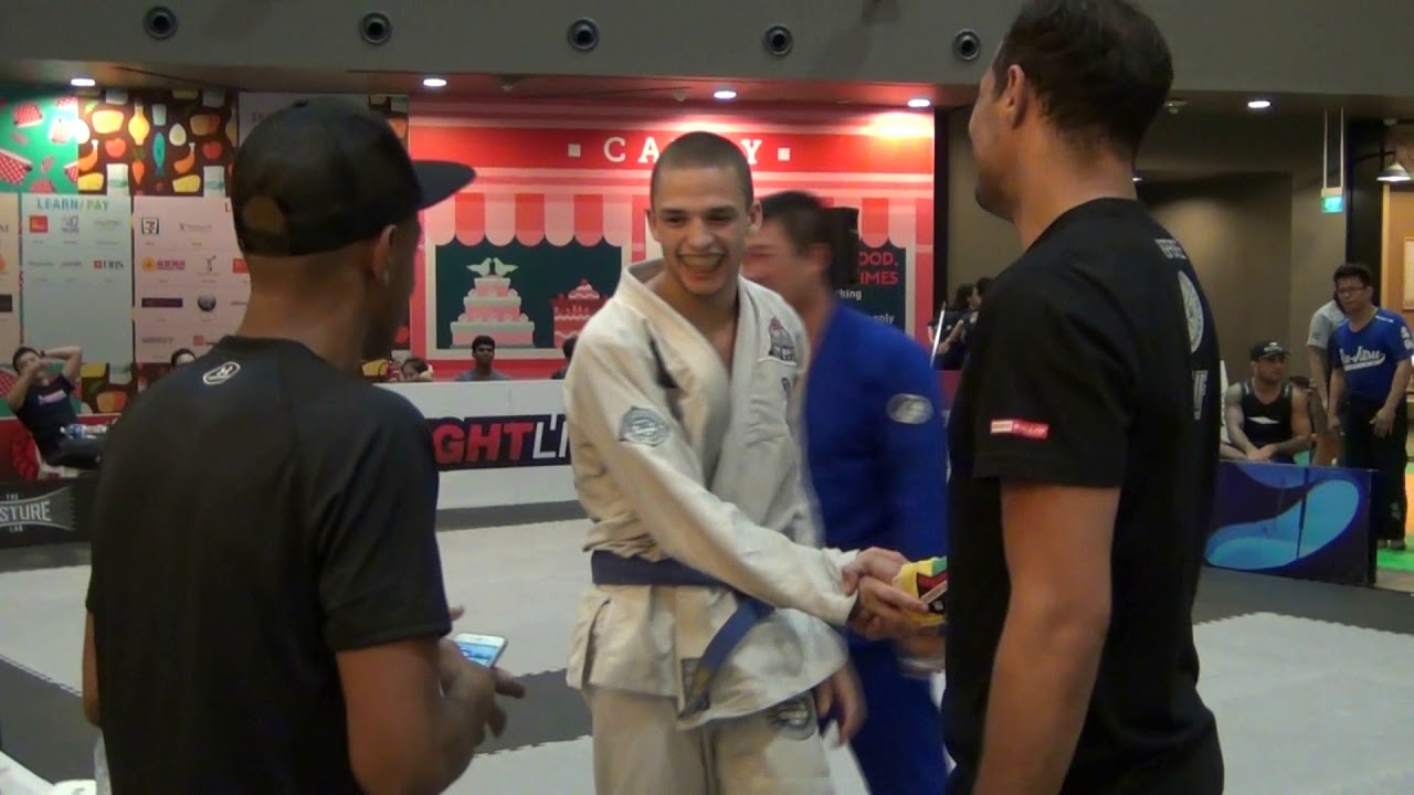 DUMAU Singapore Open 2017 - Shaqueme Rock vs Hong Sungjin