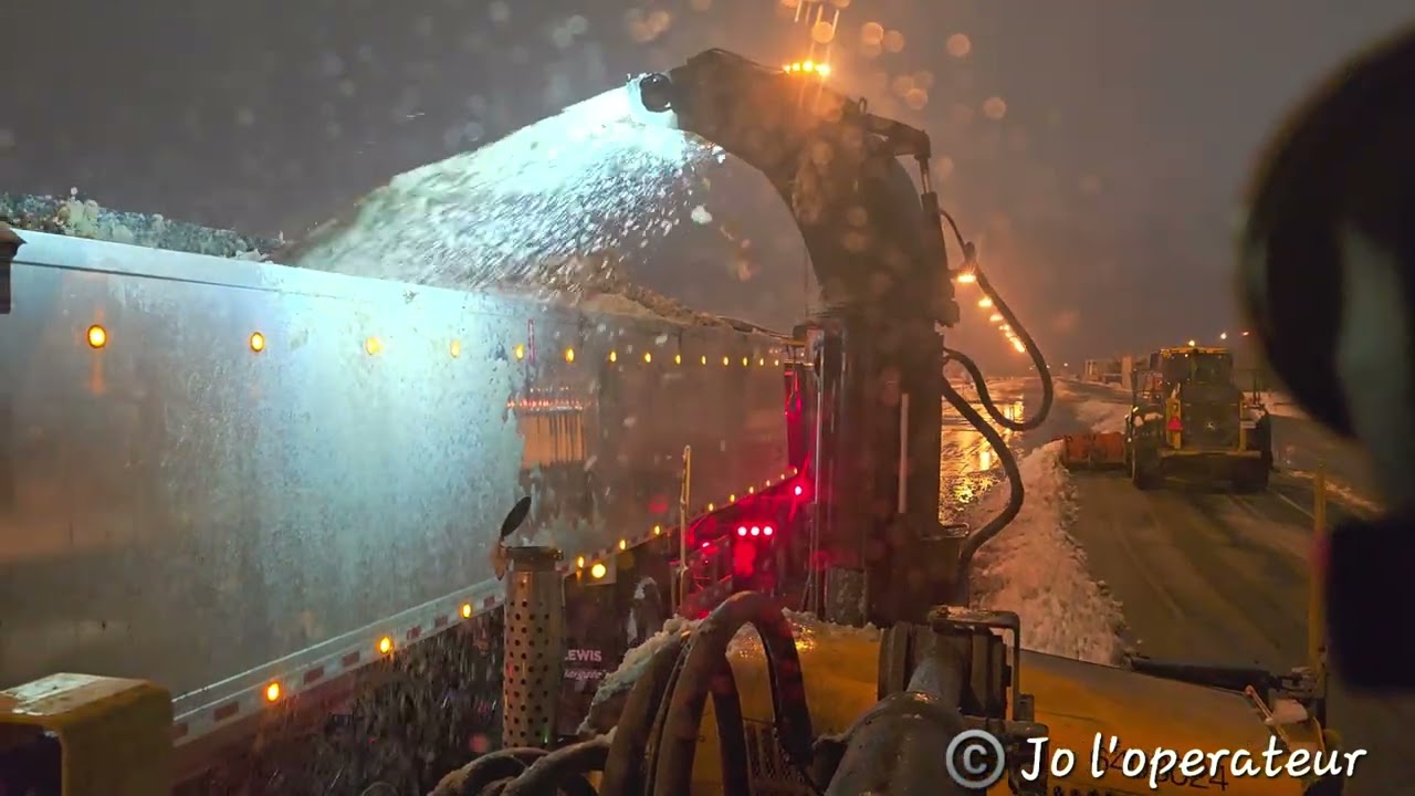 Extreme #Snow Clearing Machines Working in Heavy Snow . #déneigement #heavymachinery #snowremoval