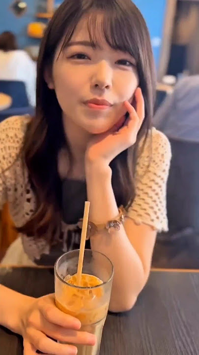 Culture Shocks When You Spend a Night at a Japanese Net Café with a Girl