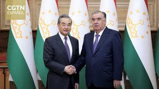 El ministro de Relaciones Exteriores de China se reúne con el presidente de Tayikistán