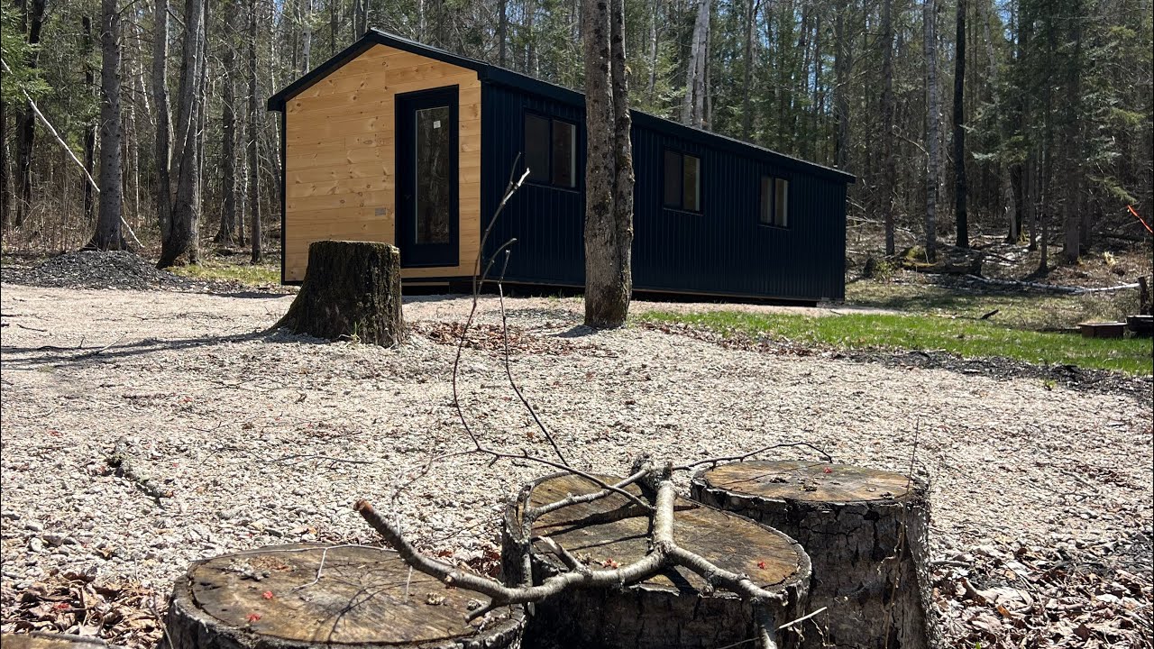 Off grid cabin in the woods - YouTube