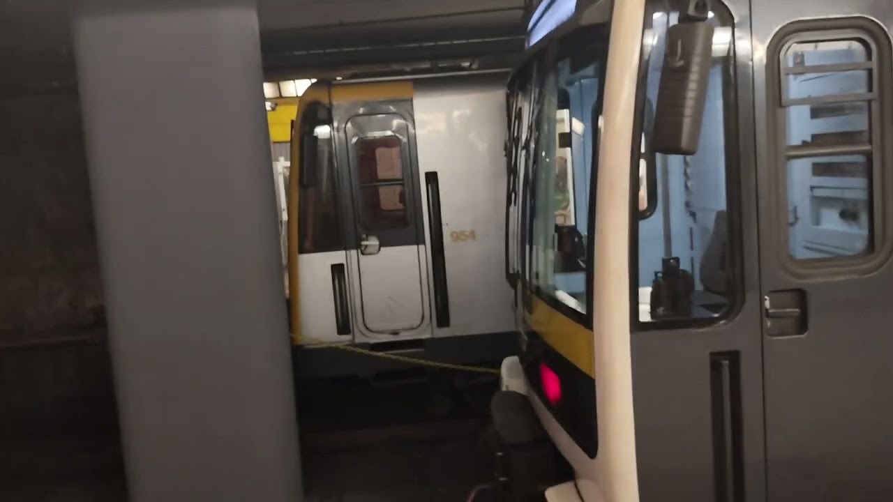 Metro Milano M3 Centrale fs (8000-9000)(meneghino) 