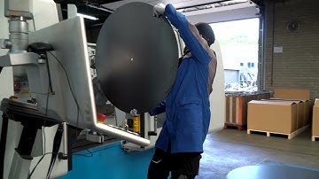 Forceren metalen Ofyr kegel door Creative Production BV in Gemert (Brabant, NL)