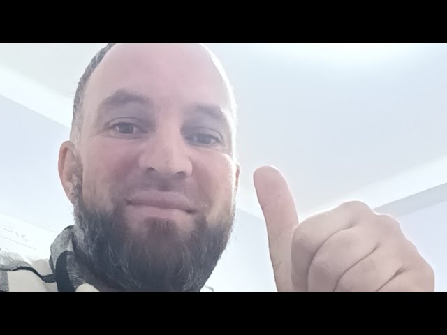 راني نقري في الزووم حبيت نشاركم البث بدأت قناة "المعلم زكرياء" بثًا مباشرا