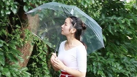 刀郎唱给前妻的歌曲《雨中飘荡的回忆》深情动听，如今已经不唱了