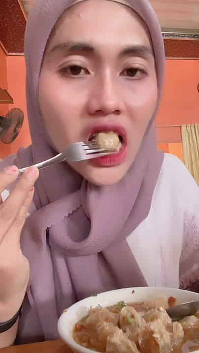 Download lagu Ujanujan enak nya makan baso ya waak