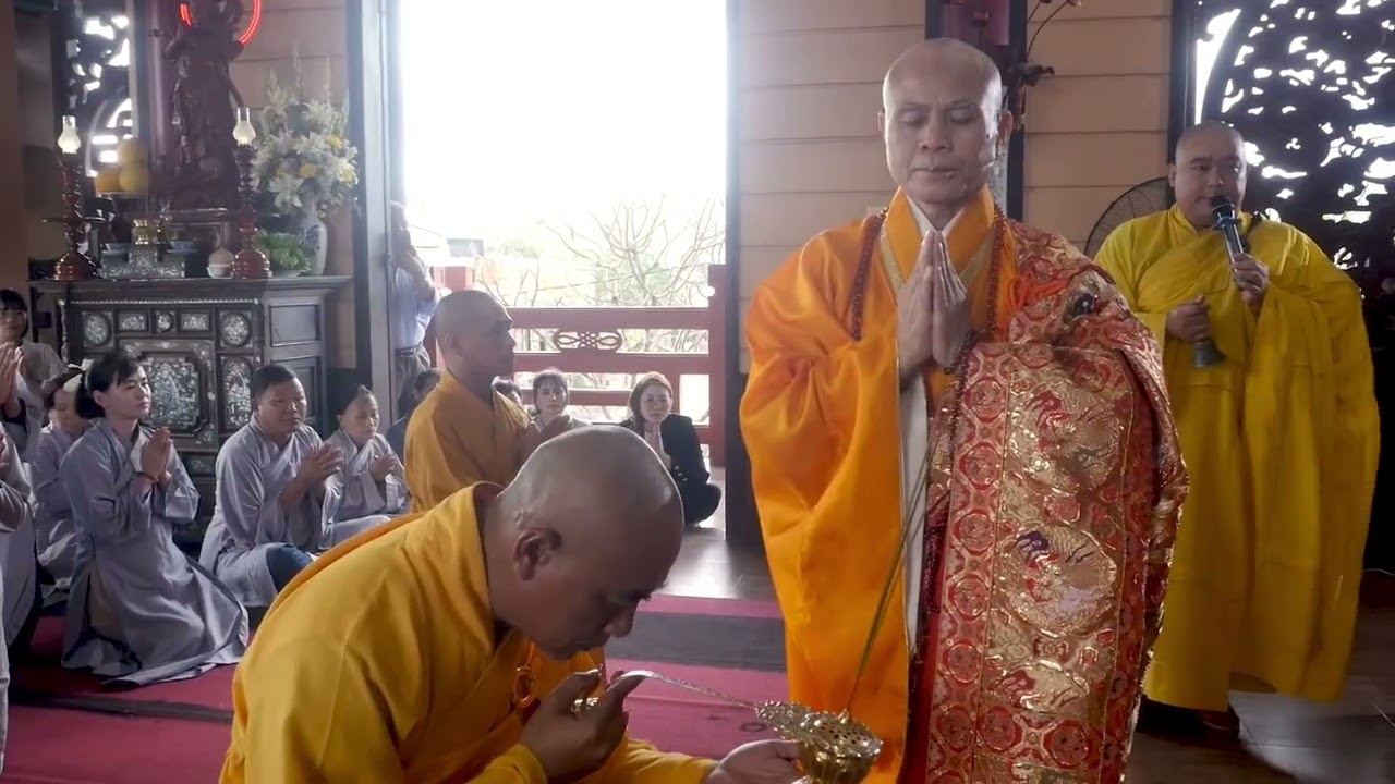 Chẩn Tế Kỳ Siêu Chư Hương Linh. TT Thiện Quý Và Đoàn Thiện Nguyện Bắc Trung Nam Tổ Chức