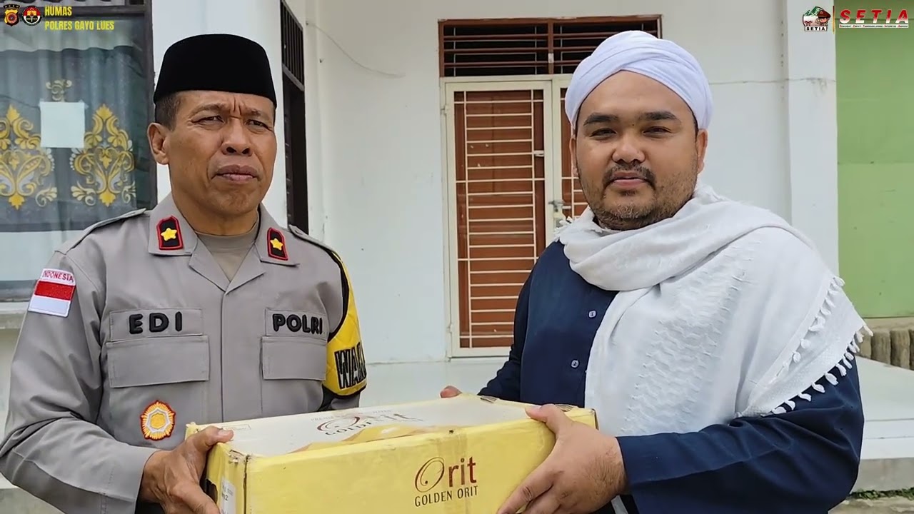 PENYERAHAN KURMA OLEH WAKA POLRES GAYO LUES