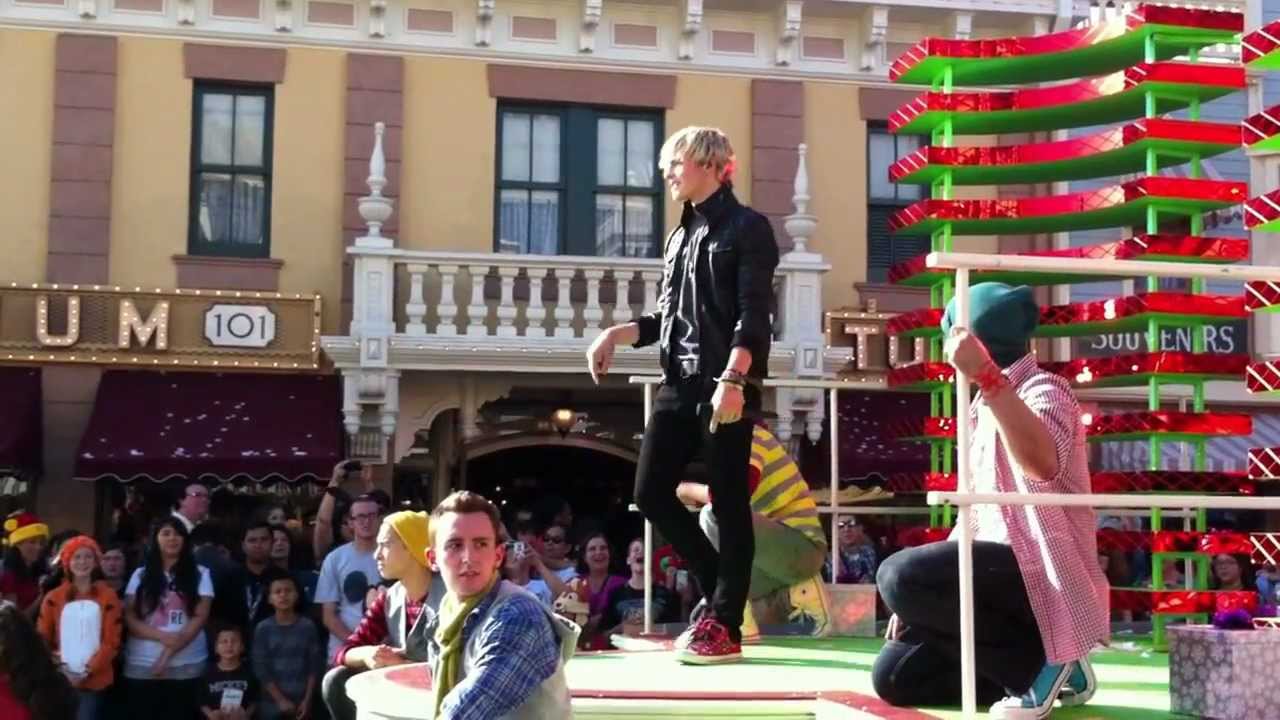 Ross Lynch - "Christmas Soul" - Live at Disneyland FULL