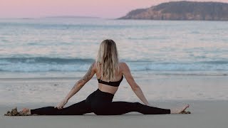 50 Minute Creative Vinyasa with Kaylie Daniels // achieve your front splits! // screenshot 5