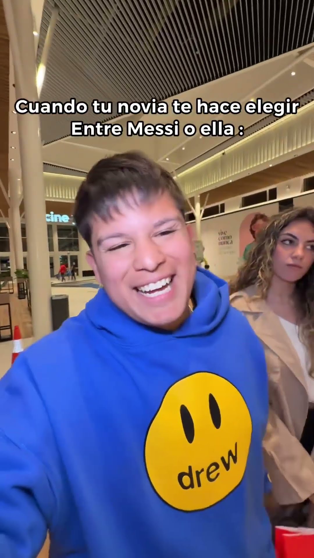 POV: Cuando Tu Novia Te Hace Elegir Entre Messi o Ella ?? Paul Ferrer #short