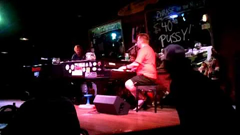 Dueling piano bar in Savannah