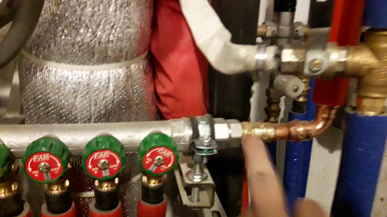 Монтаж водопровода трубами рехау - YouTube