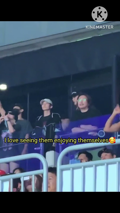 jeonghan, mingyu & Dk to twice concert #seventeen #svt #세븐틴  #twice