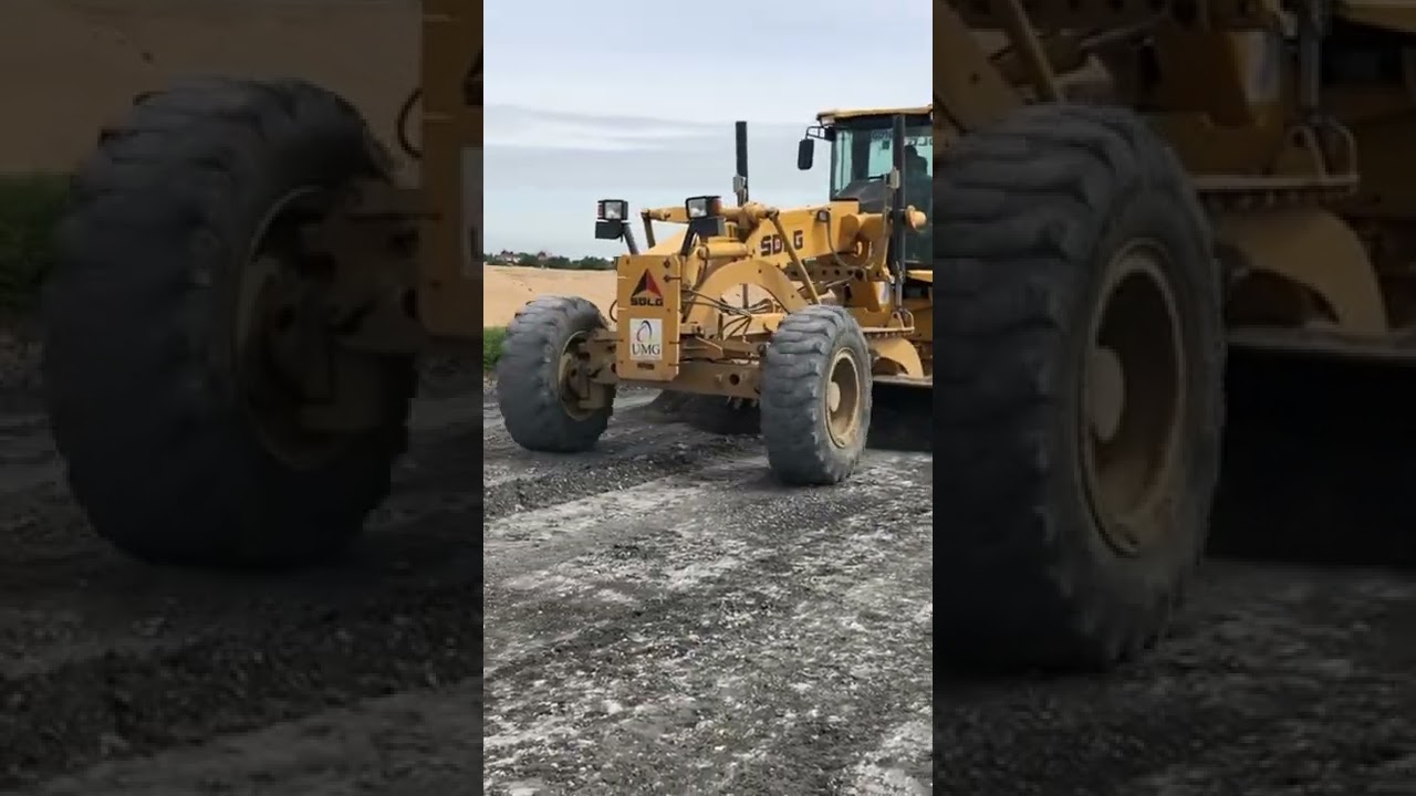 Motorgrander SD Shantui Clearing Base road on development Area.