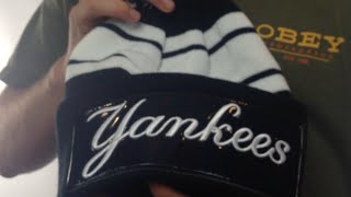 Yankees 'BIG-SCREEN' Black-White Knit Beanie Hat by New Era