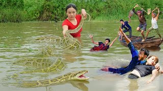 Download Lagu Horrifying Ambush by Giant Python While Harvesting Papaya for Sale - Brave Girl vs Giant Python! MP3 Download Lagu Horrifying Ambush by Giant Python While Harvesting Papaya for Sale - Brave Girl vs Giant Python! MP3