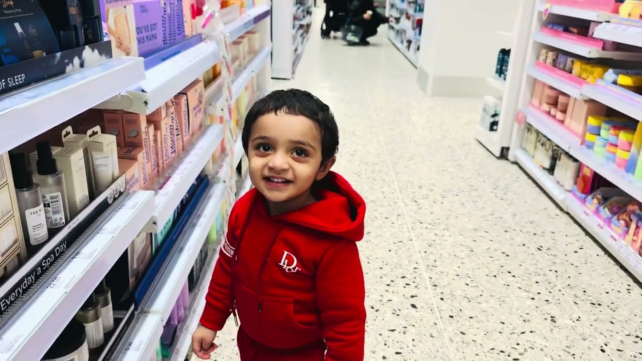 Baby Nawaab gone shopping with family 