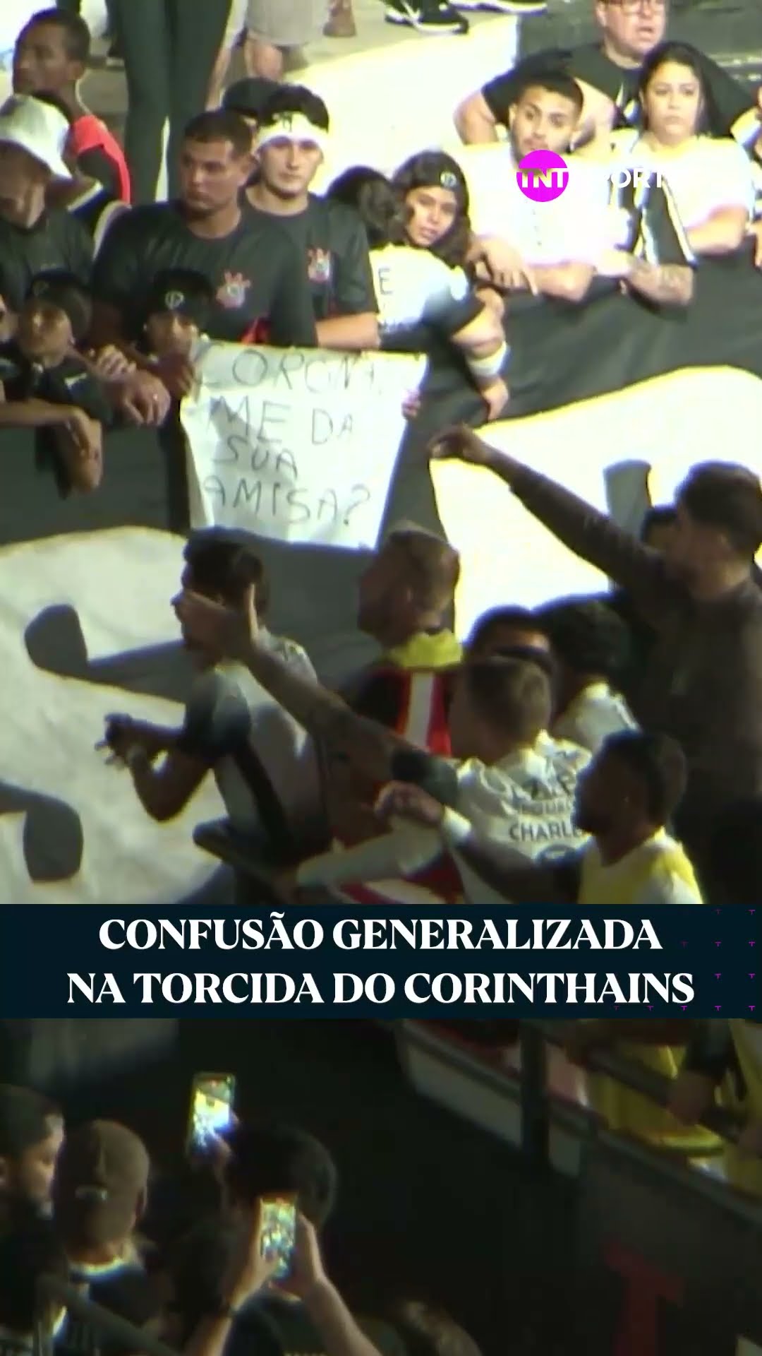 CENAS LAMENTÁVEIS! CONFUSÃO GENERALIZADA NA TORCIDA DO CORINTHIANS!