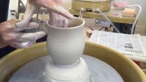 196. Throwing a Mug in Detail/Close-up View with Hsin-Chuen Lin 林新春