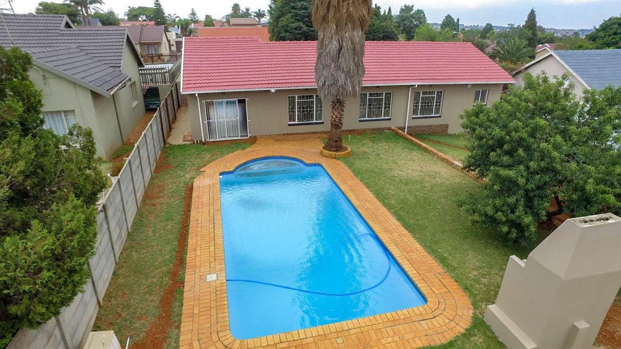 4 Bedroom House for sale in Gauteng West Rand Krugersdorp Dan