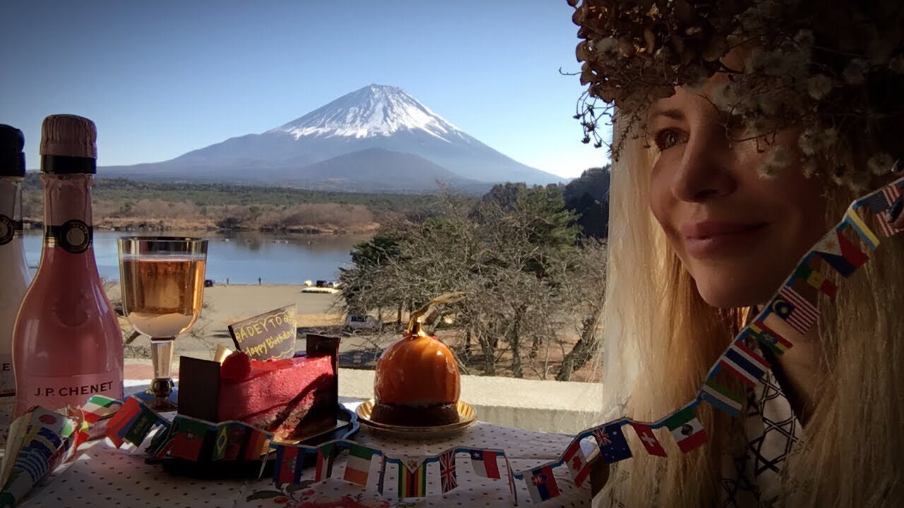 Adeyto LIVE Cake Unboxing with Mount Fuji 🗻 3.12.2017 - YouTube