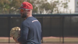 Walker arrives at Astros camp amid trade rumors