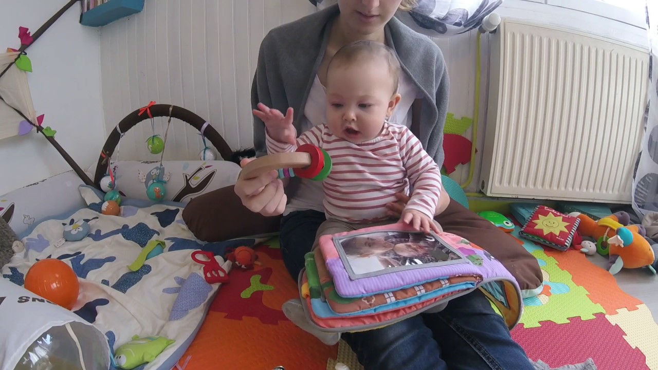 Comment Aider Bebe Avec La Position Assise S Y Installer Et En Sortir Youtube