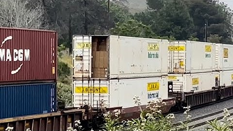 GE ES44DC x 3! BNSF Half & Half! Domestic/Port Stack Train! Can You Spot The Open Container? 4KHDR!