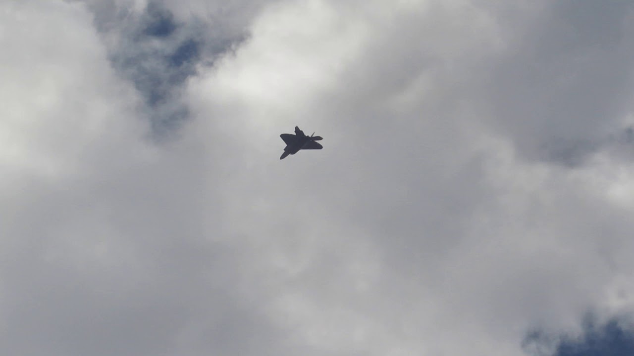 F-22 Raptor Demo @ FIDAE 2016
