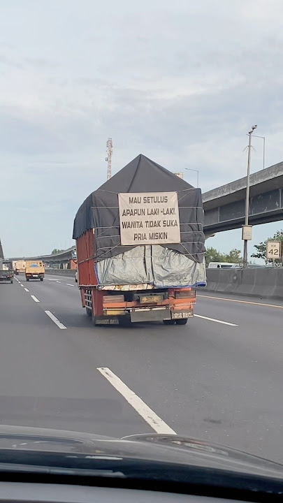 Download lagu No matter how sincere a man is, women don't like poor men #raaziz