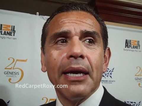 Mayor Antonio Villaraigosa & Lu Parker: Happy couple at the 25th Annual Genesis Awards