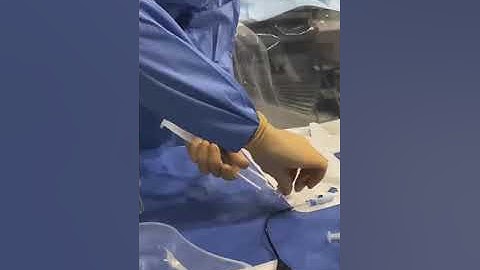 Dr Touma preparing shockwave balloon