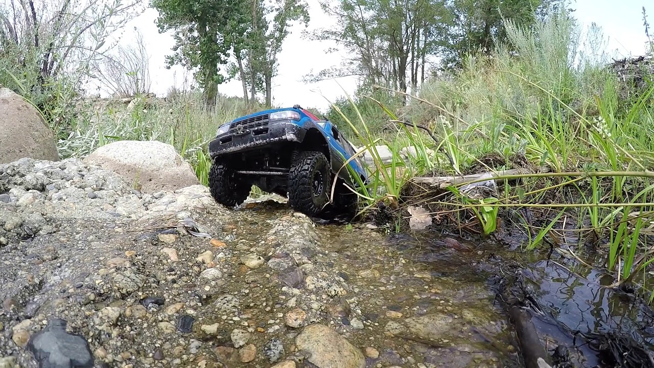SNOWMOD RC - RC4WD Goodyear Duratcrac XL in WATER!